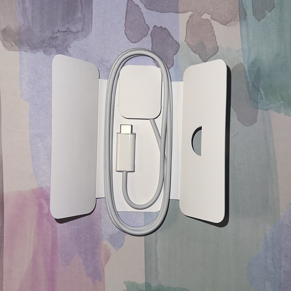 Apple Watch charger. USB-C to watch. - Picture 2 of 3